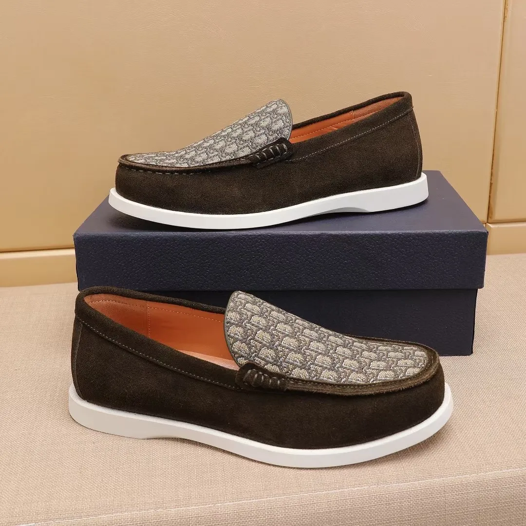 Men's Men's Shoes 💰400 [New Style] 🏍️🏍️Dior - This Dior Granville loafer is a casual dress shoe. Crafted from luxuriously soft beige suede, it features a beige Oblique print panel on the upper. The lightweight cream-white rubber sole is more sophisticated. The Dior Oblique pattern is engraved on the outsole to enhance the style, and the Dior logo is engraved on the back side. Adds elegance to any casual look.